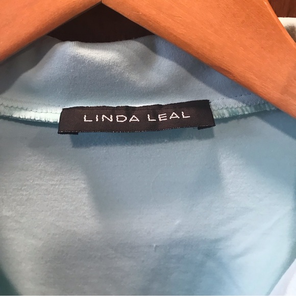 Linda Leal - Crisscross Green Ladies’ Top - Size S/M - Picture 4 of 5